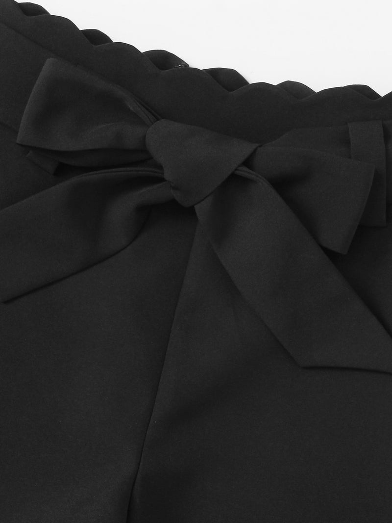 Raven Scallop Shorts